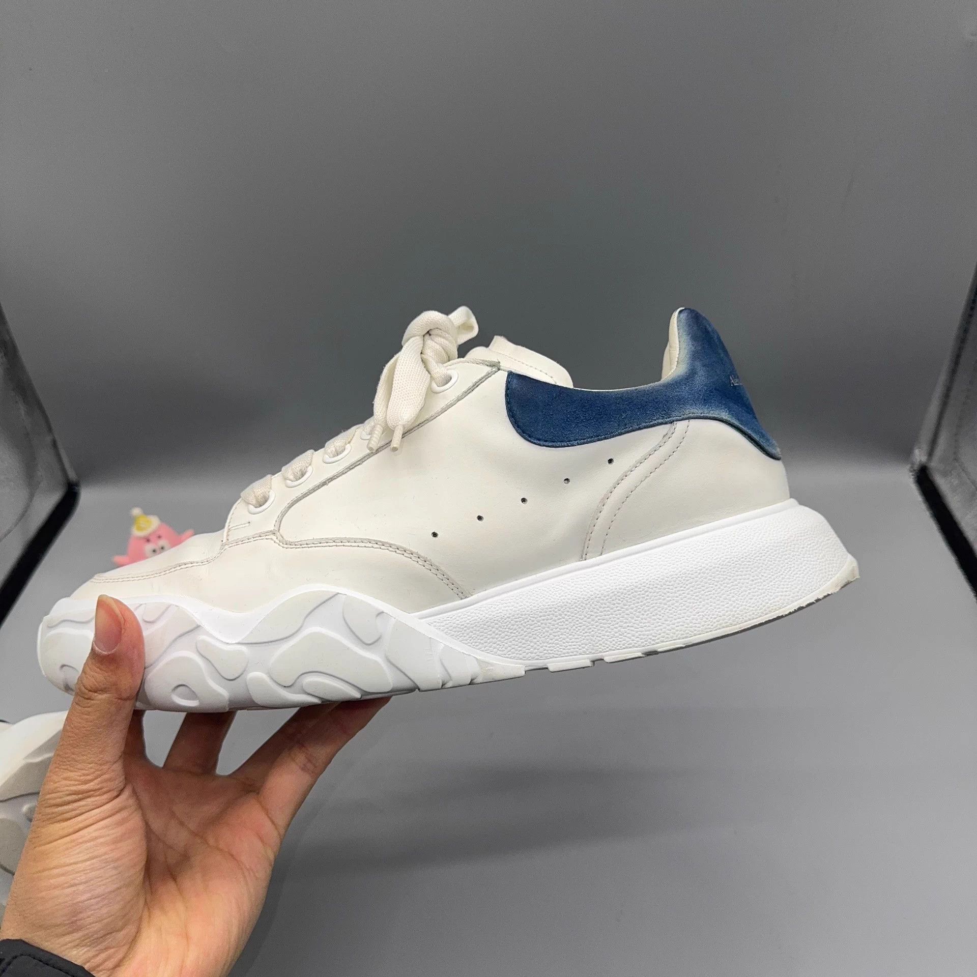 Alexander McQueen Alexander McQueen white blue toe 41 trainers Size US 8 / EU 41 - 5 Thumbnail