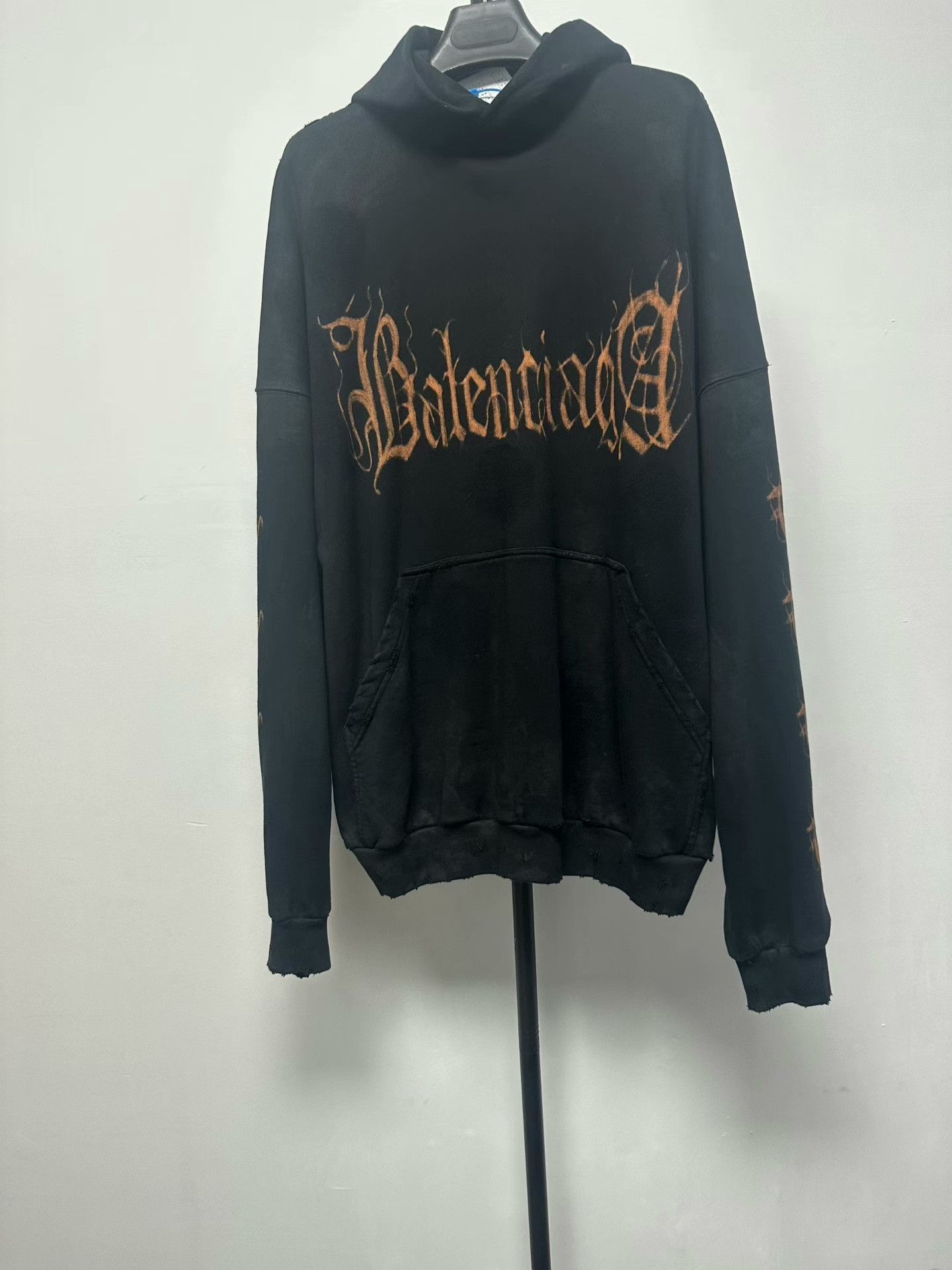 Balenciaga Balenciaga Gothic Logo Distressed Hoodie Size 2 Size US M / EU 48-50 / 2 - 1 Thumbnail