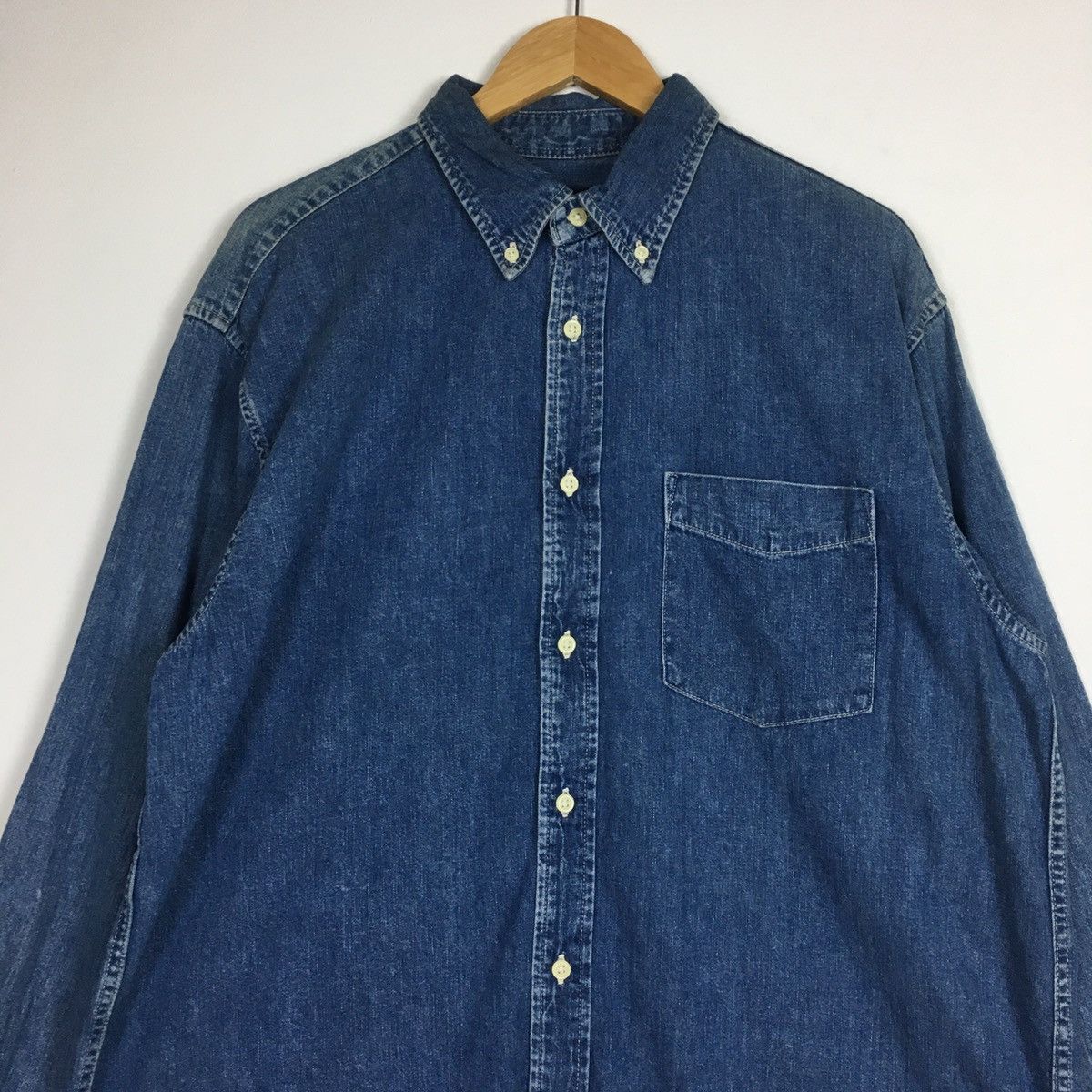 Uniqlo Vintage Uniqlo Single Pocket Denim Shirt Size US L / EU 52-54 / 3 - 4 Thumbnail
