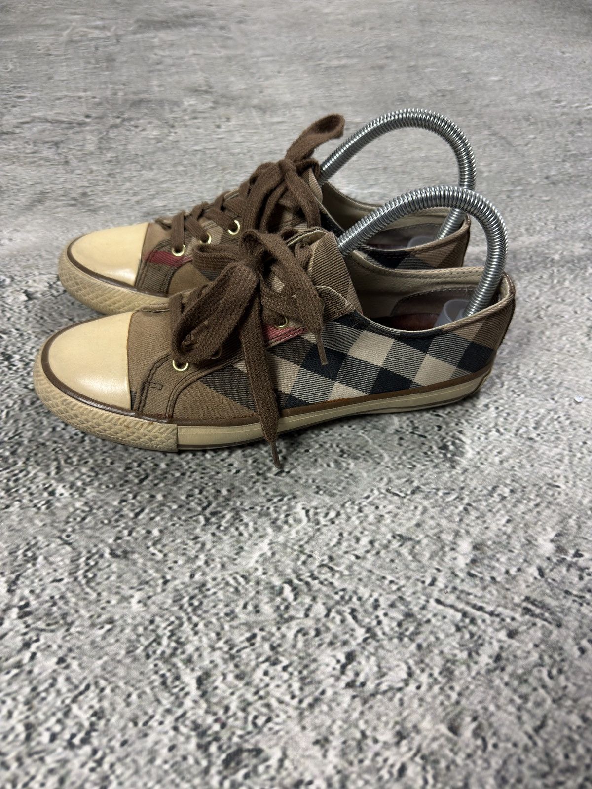 Burberry Burberry canvas low shoes Nova Check beige Size US 7 / IT 37 - 1 Thumbnail