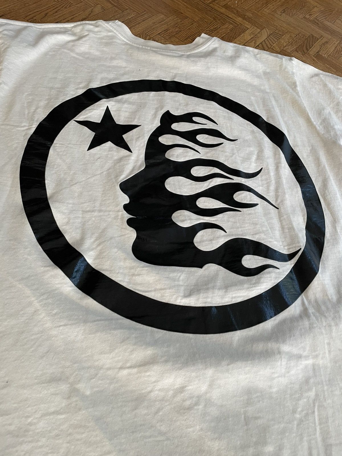HELLSTAR HELLSTAR Beige Gel Logo Tee Size US XXL / EU 58 / 5 - 5 Thumbnail