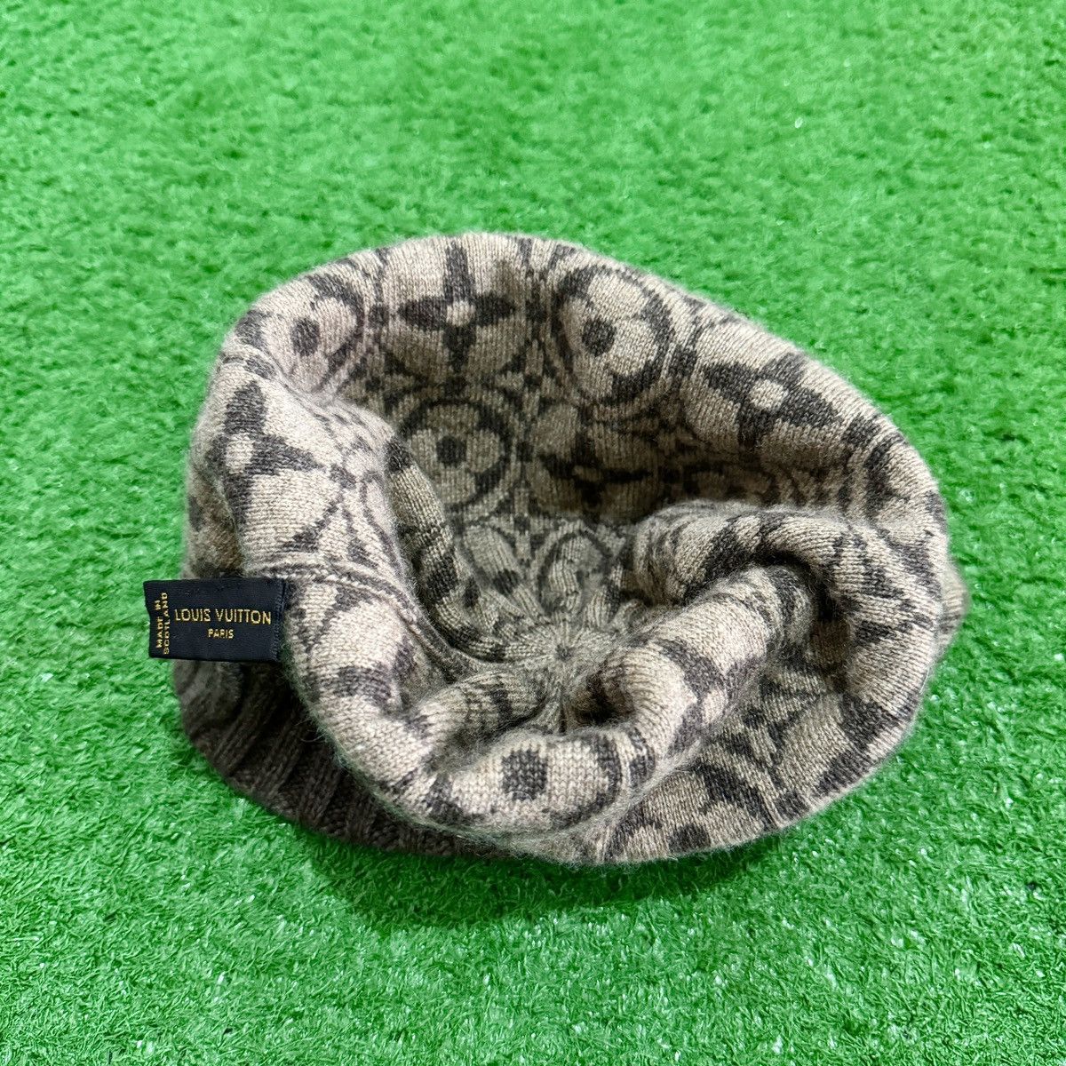 Louis Vuitton RARE LOUIS VUITTON Monogram Stocking Snowcap Beanie CASHMERE Size US M / EU 48-50 / 2 - 5 Thumbnail