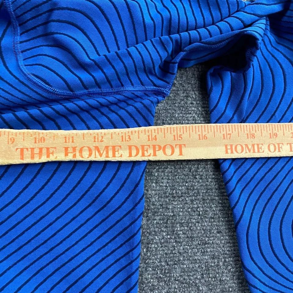 Athleta Athleta Top Women's XS Blue Pullover Wavy Stripes Size XS / US 0-2 / IT 36-38 - 6 Thumbnail