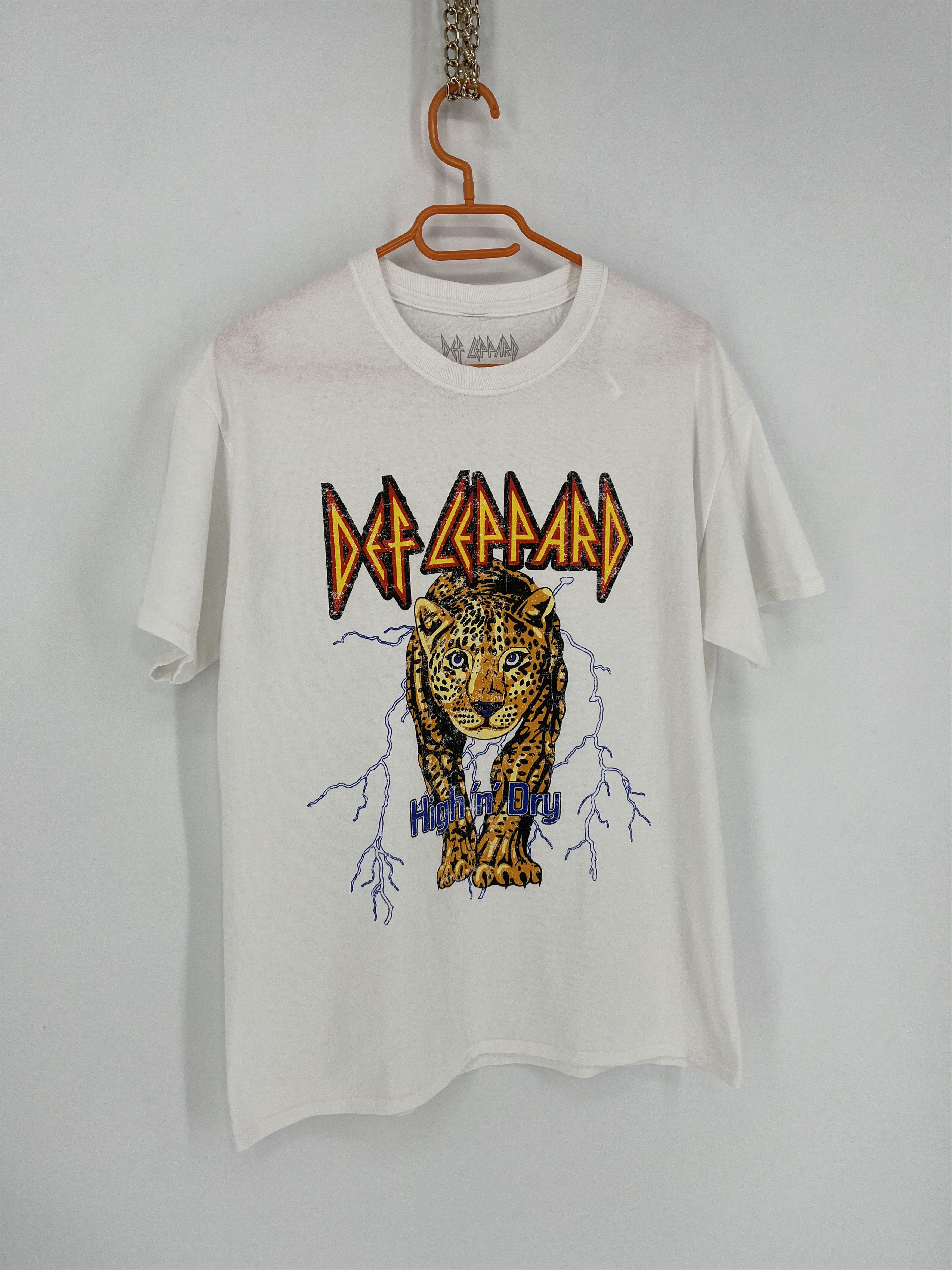 Band Tees VINTAGE Y2K DEF LEPPARD BAND TEE SIZE S Size US S / EU 44-46 / 1 - 3 Thumbnail