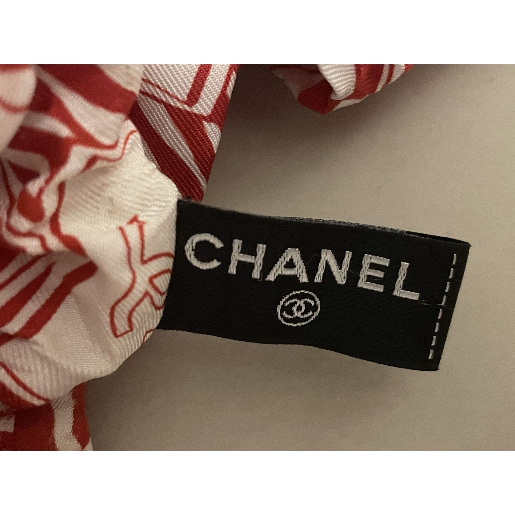 Chanel Chanel Red & White Logo Silk Hair Scrunchie Set Size ONE SIZE - 6 Thumbnail
