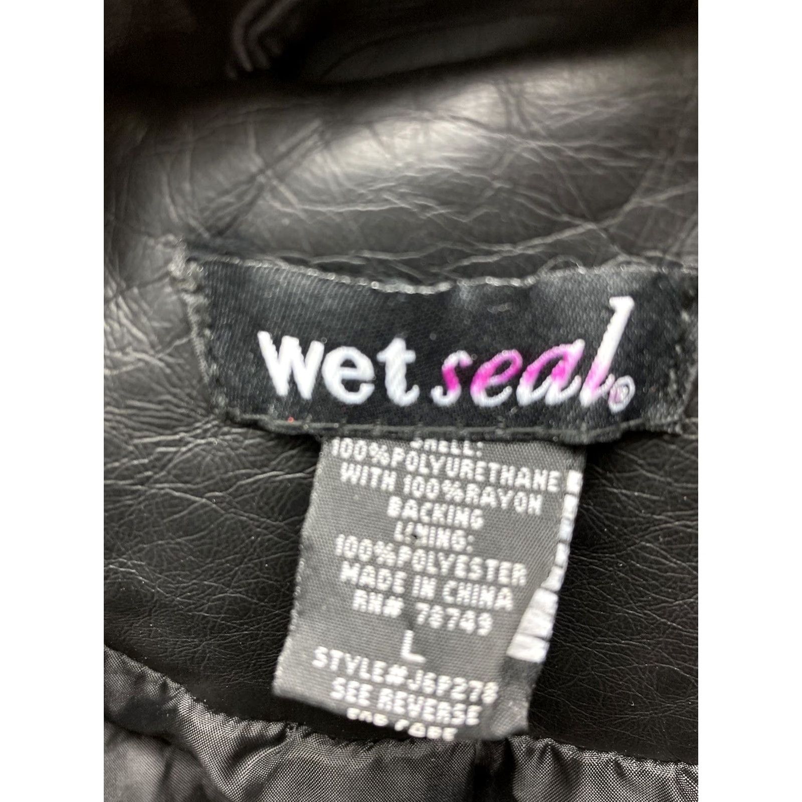 Vintage VINTAGE Wet-seal Vest Women L Black Full Zip Fringe Sleeveless Motorcycle Jacket Style Women's Leather Faux Leather Vest Black Fringe Full Zip L Women Size L / US 10 / IT 46 - 4 Thumbnail