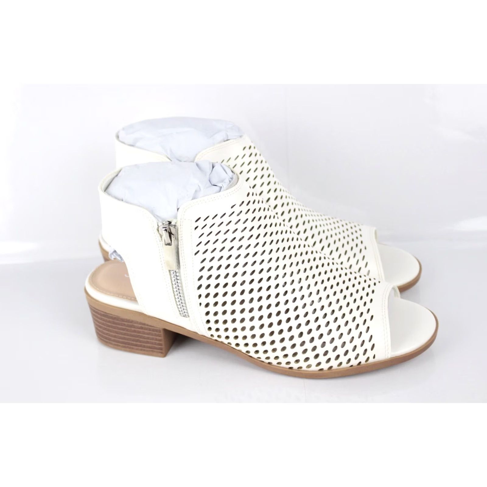 Vintage J. Adams Tracy Peep Toe Low Block Heels Bootie Sandals 6.5 White - Women - Sandal - Gladiator - White - 6.5 - J. Adams Tracy Size US 7 / IT 37 - 2 Thumbnail