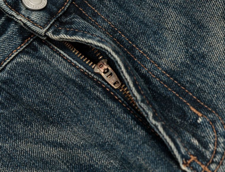 Vintage Loose-fitting casual men's washed distressed retro jeans Size US 32 / EU 48 - 4 Thumbnail