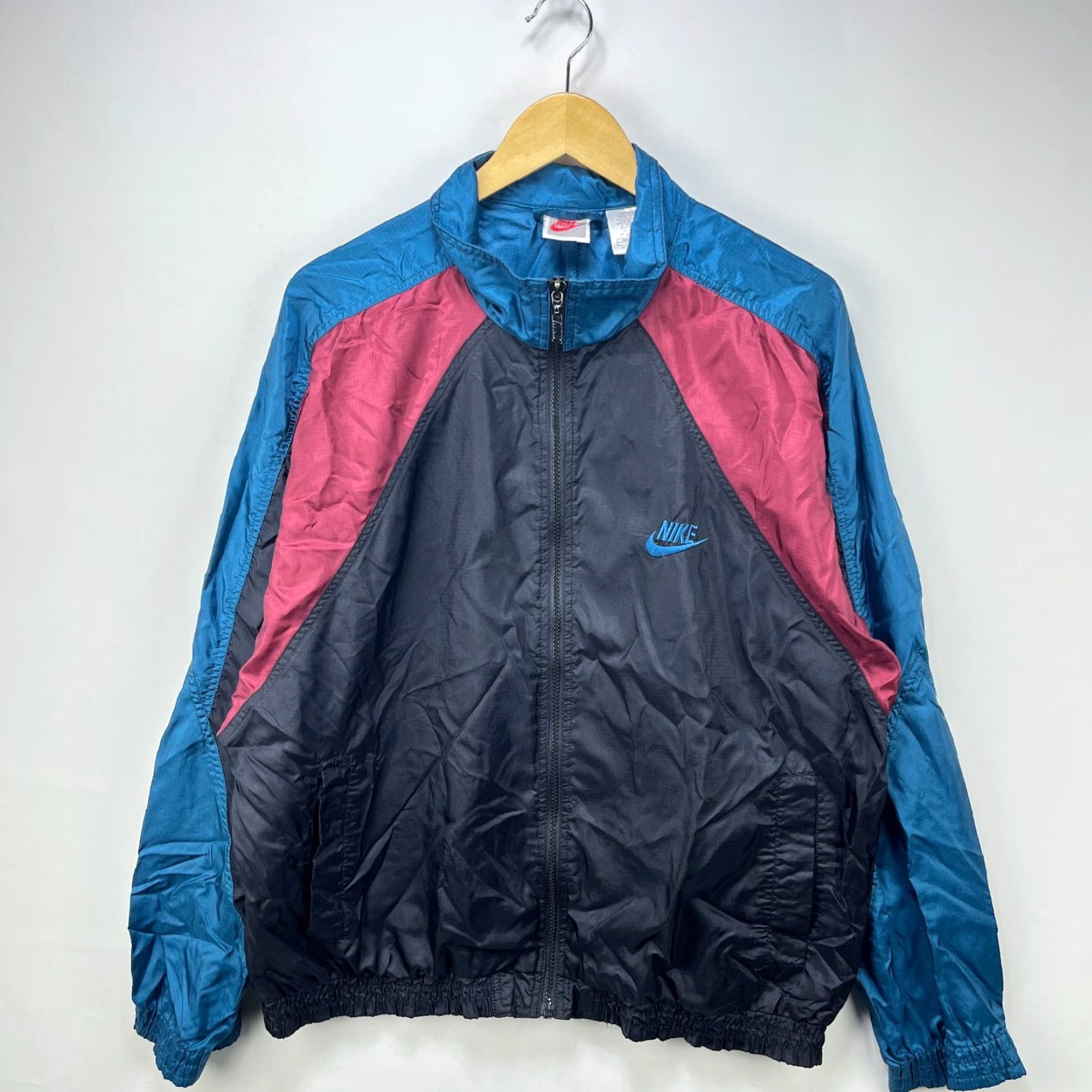 Nike VINTAGE Nike Windbreaker Jacket L Black 90s Mens - Jacket - Windbreaker - 90s - Nike - L - Black - Vintage - Mens Size US L / EU 52-54 / 3 - 2 Thumbnail