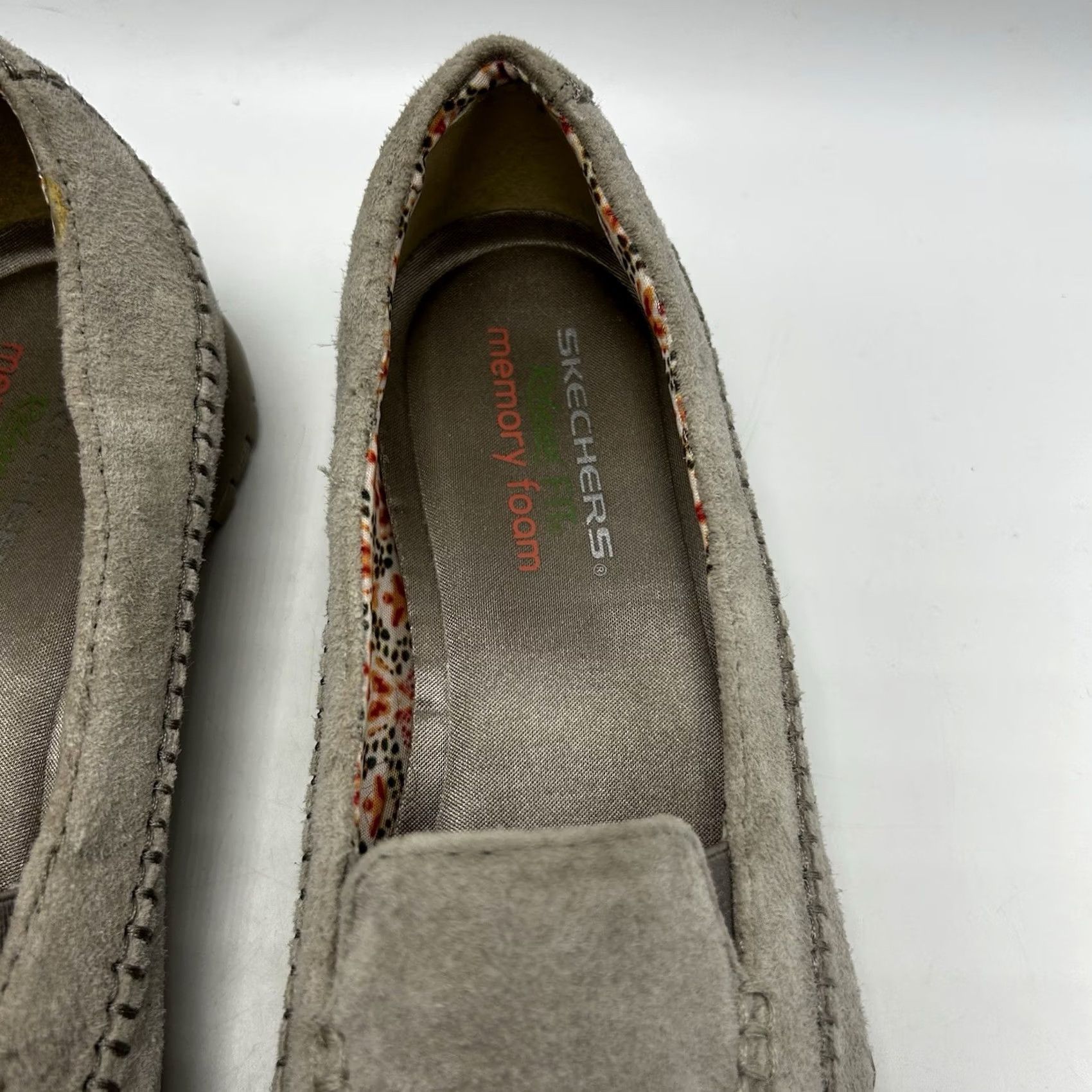SKECHERS Skechers Loafers Womens 9 Beige Suede Slip On Memory Foam Casual Relaxed Fit Size US 9 / IT 39 - 6 Thumbnail