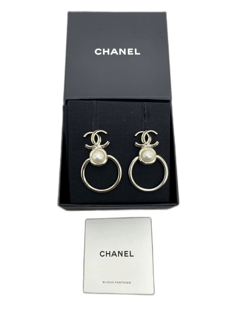 Chanel Chanel Pearl Circular Earrings in Box Size ONE SIZE - 1 Thumbnail