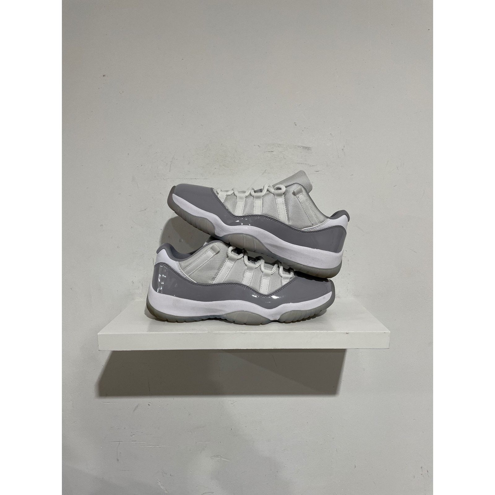 Nike JORDAN 11 RETRO LOW CEMENT SIZE 9 PREOWNED Size US 9 / EU 42 - 1 Thumbnail