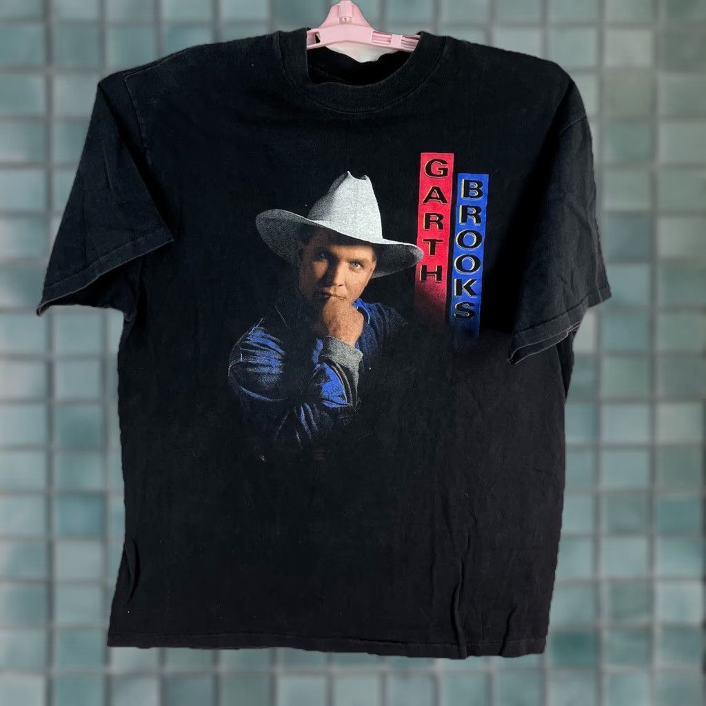 Hanes VINTAGE Hanes Beefy-T Garth Brooks T-Shirt Mens L Black 1990s 90s Music Graphic Print Crew Neck Short Sleeve Made in USA Size US L / EU 52-54 / 3 - 1 Thumbnail