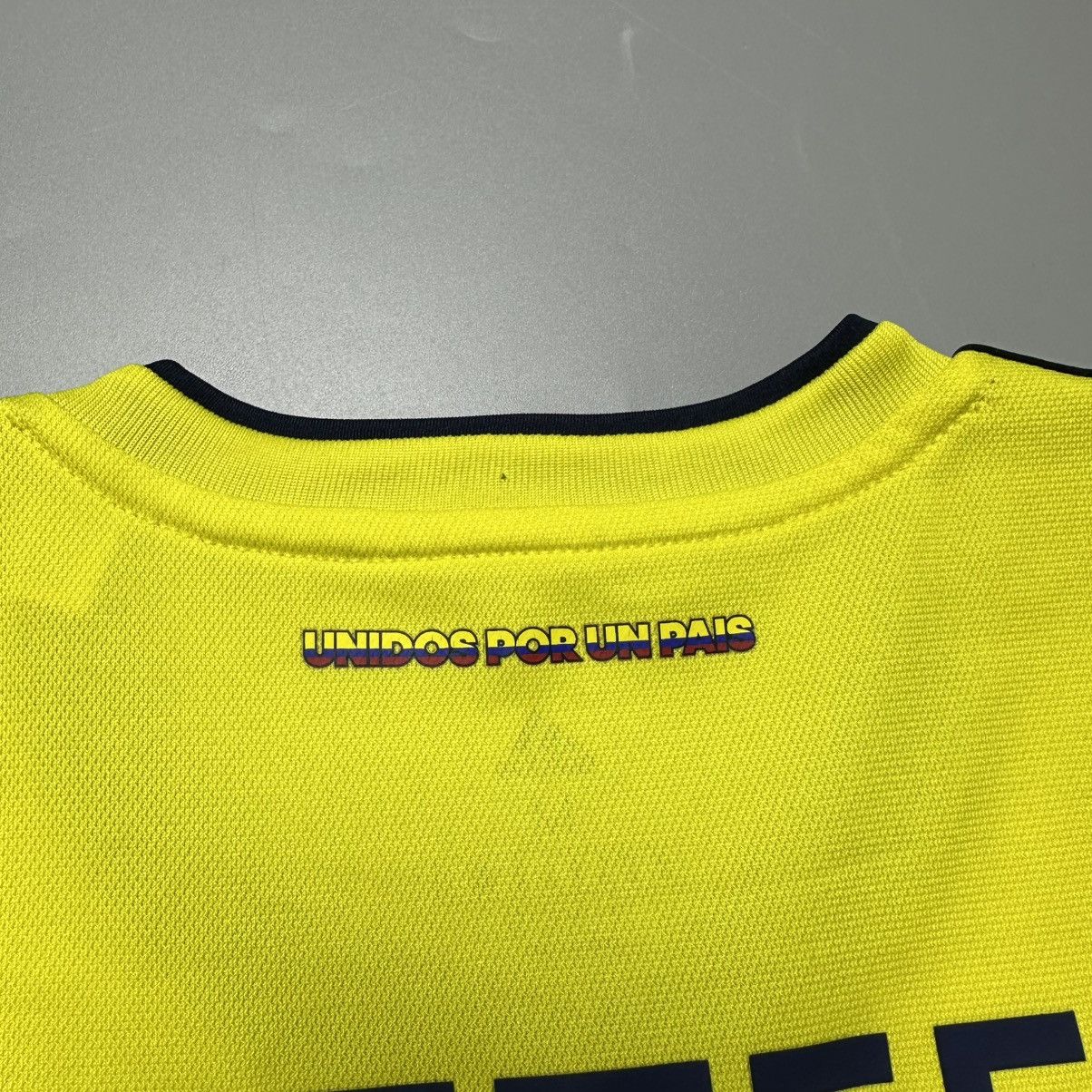 Vintage COLOMBIA ADIDAS 2018 WORLD CUP SOCCER HOME JERSEY #10 JAMES Size US M / EU 48-50 / 2 - 11 Thumbnail