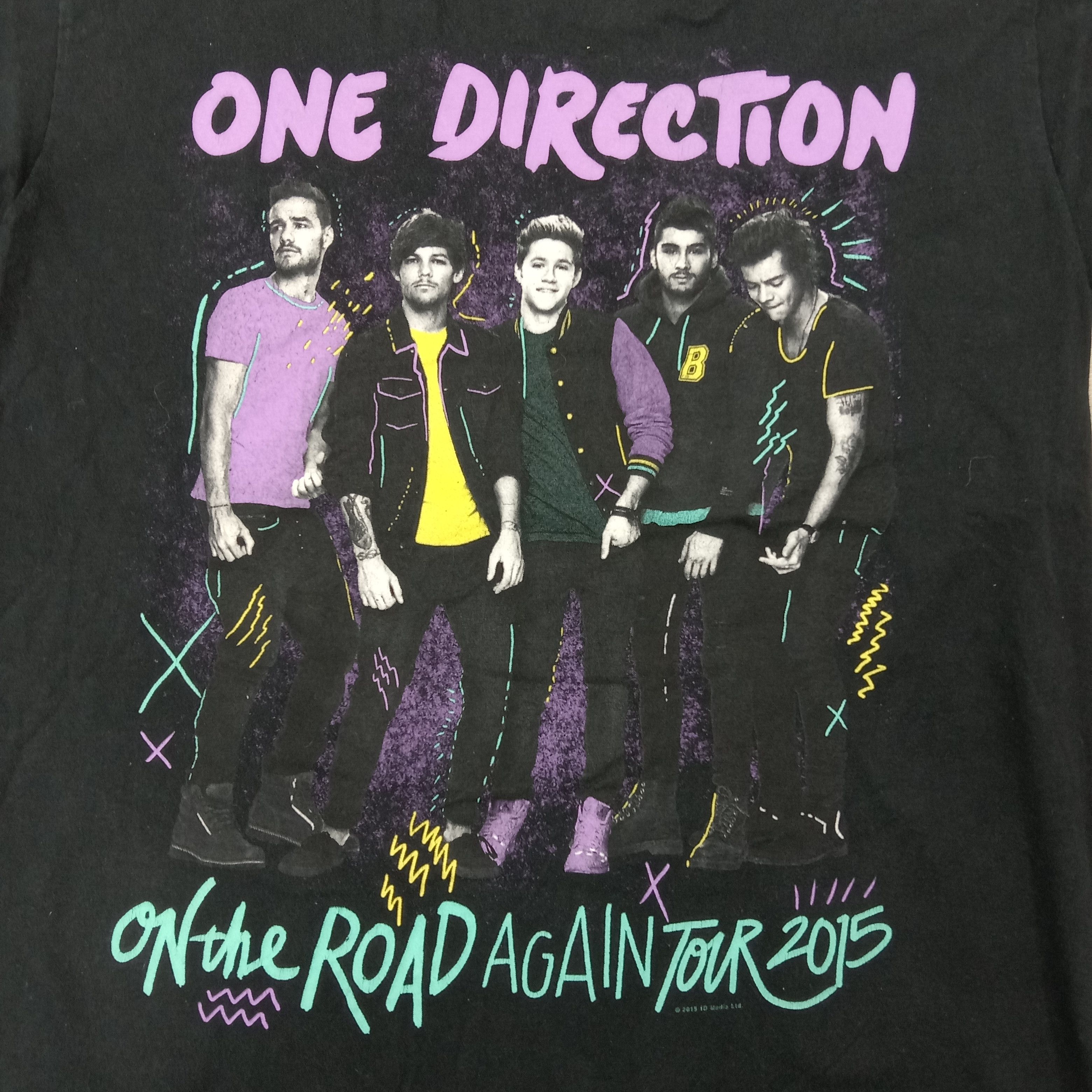 Band Tees One Direction On The Road Again Tour Tshirt C267N54 Size US M / EU 48-50 / 2 - 3 Thumbnail