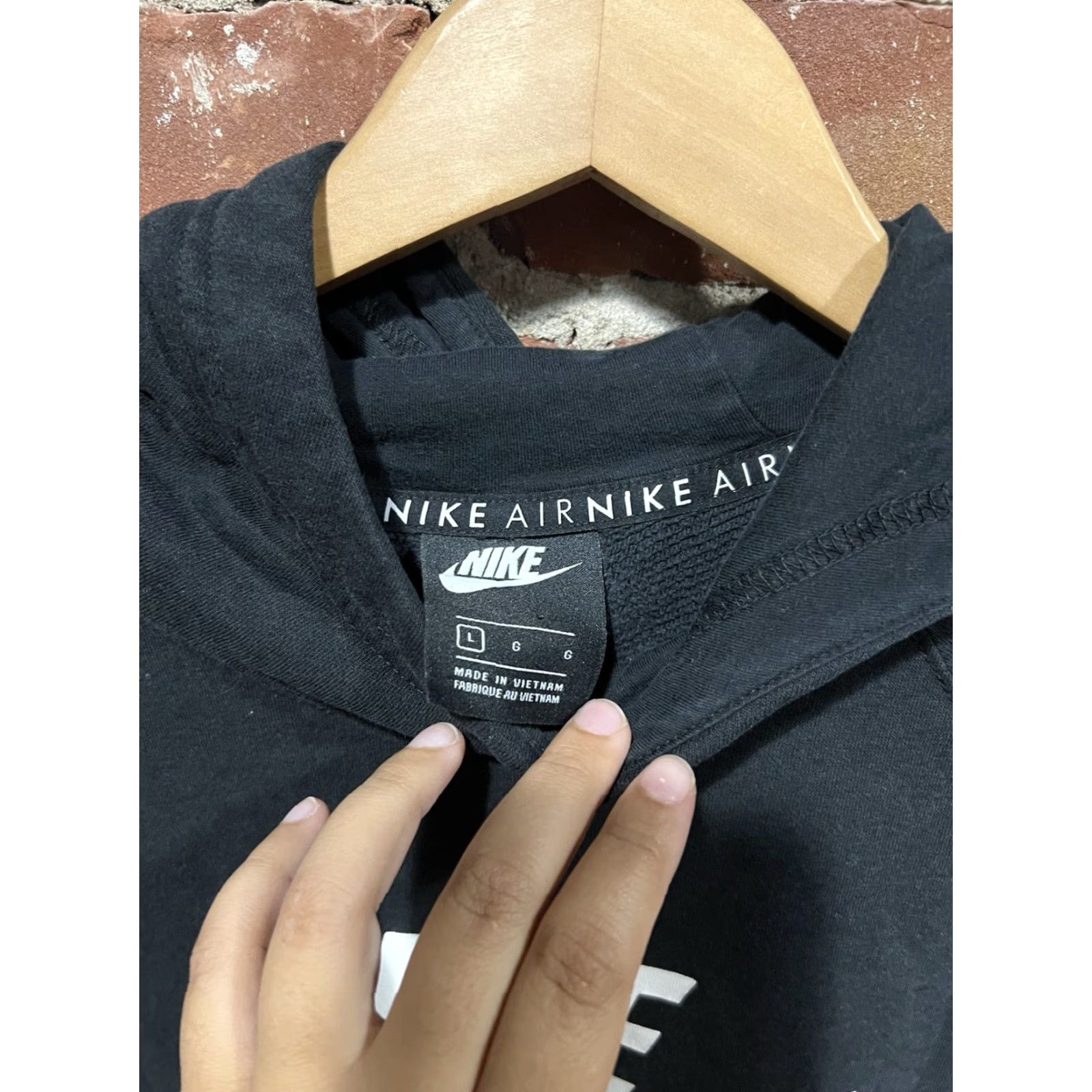 Nike Nike Air Hoodie Womens Large Black CZ4014 Pullover Sweatshirt Logo Sportswear Hooded Pockets Easy Care Fall Winter Spring Size L / US 10 / IT 46 - 2 Thumbnail