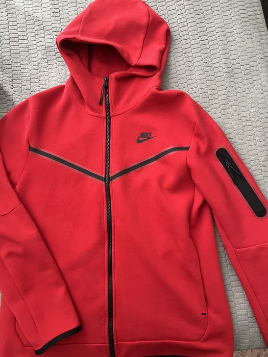 mens nike tech fleece red