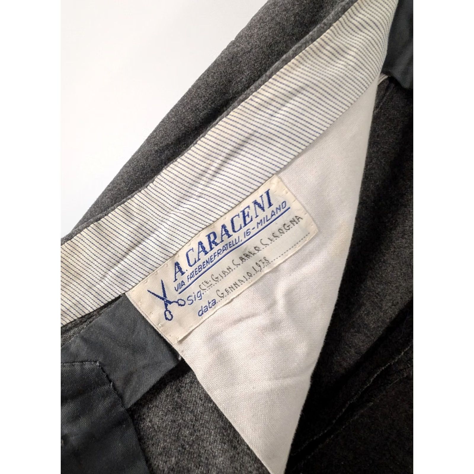 Vintage VINTAGE Sartoria Caraceni Gray Wool Pleated Trouser Pants 1970s Formal 36 Inseam 30/Let Out 41 Mens Size US 36 / EU 52 - 4 Thumbnail