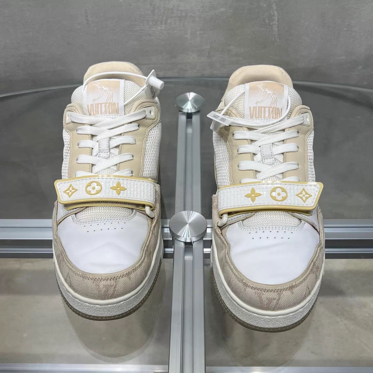 Louis Vuitton Beige Low-Top Sneakers Size 6.5 Size US 6.5 / EU 39-40 - 1 Thumbnail