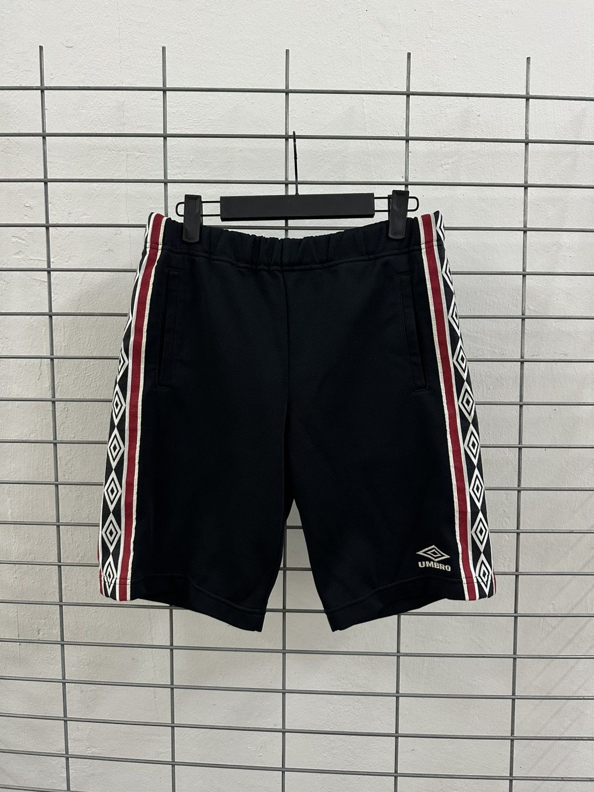Umbro Rare And Beautiful Umbro Side Tape Shorts Size US 30 / EU 46 - 1 Thumbnail