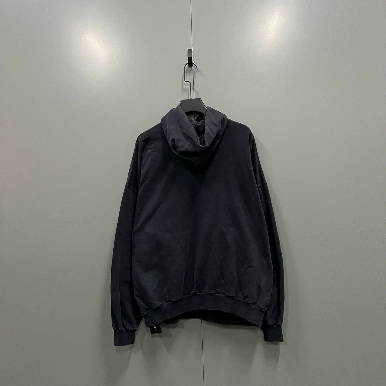 Balenciaga balenciaga black logo embroidery hoodie size 2 Size US M / EU 48-50 / 2 - 2 Thumbnail