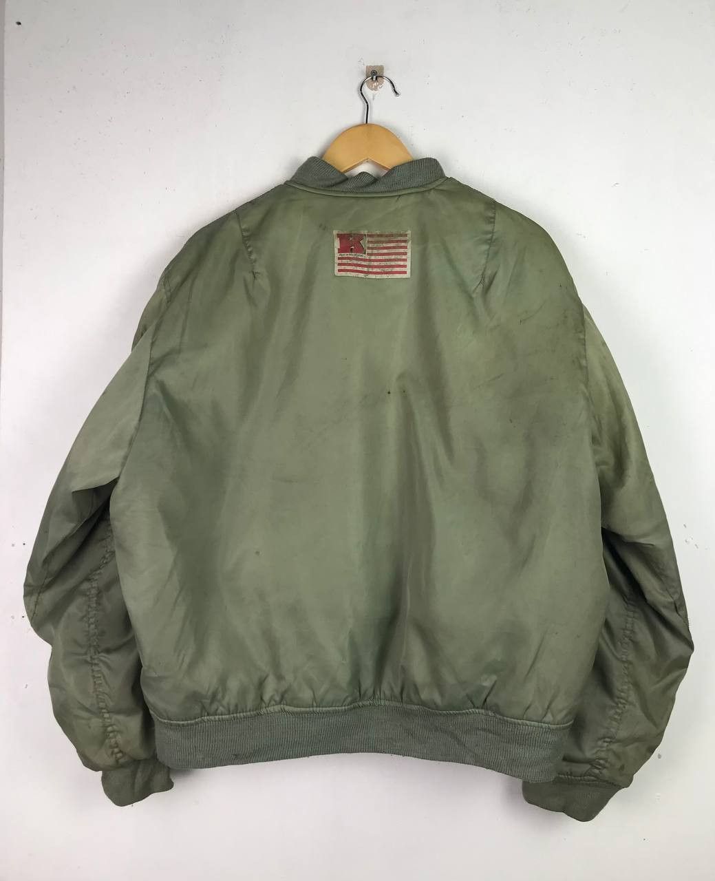 Vintage Vintage Sun Faded MA-1 Distressed Bomber Jacket Size US L / EU 52-54 / 3 - 2 Thumbnail