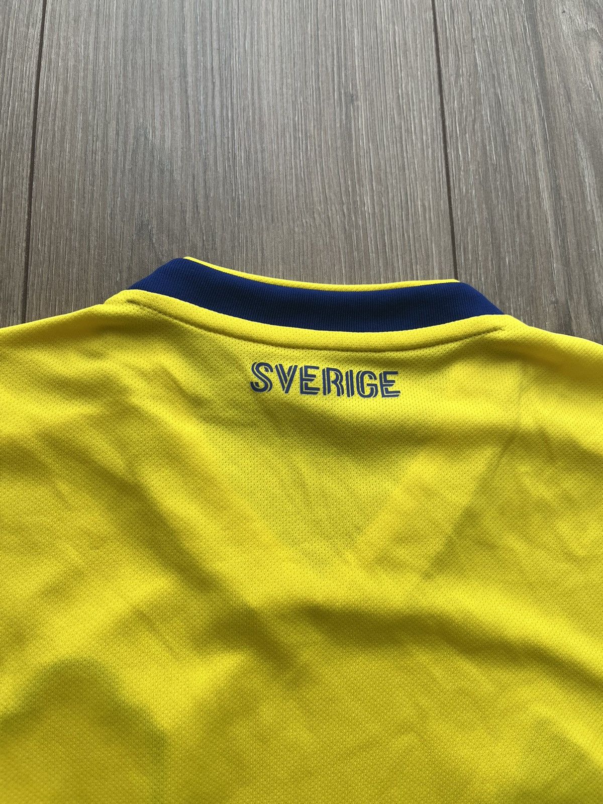 Adidas Adidas 2018-20 Sweden Home Shirt Size US S / EU 44-46 / 1 - 8 Thumbnail
