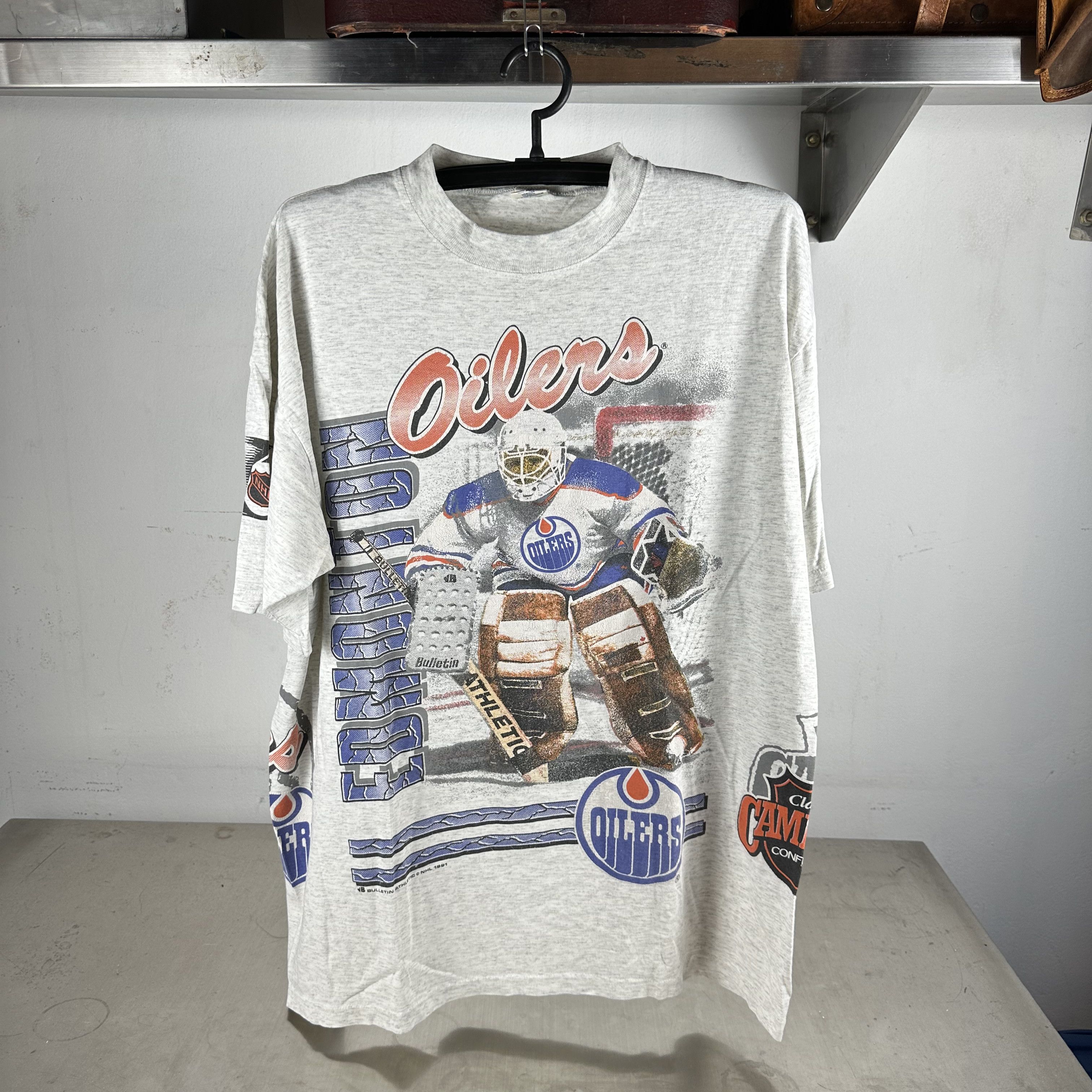 Vintage 1991 Edmonton Oilers Bulletin Athletic NHL AOP T-shirt Size US XL / EU 56 / 4 - 1 Thumbnail