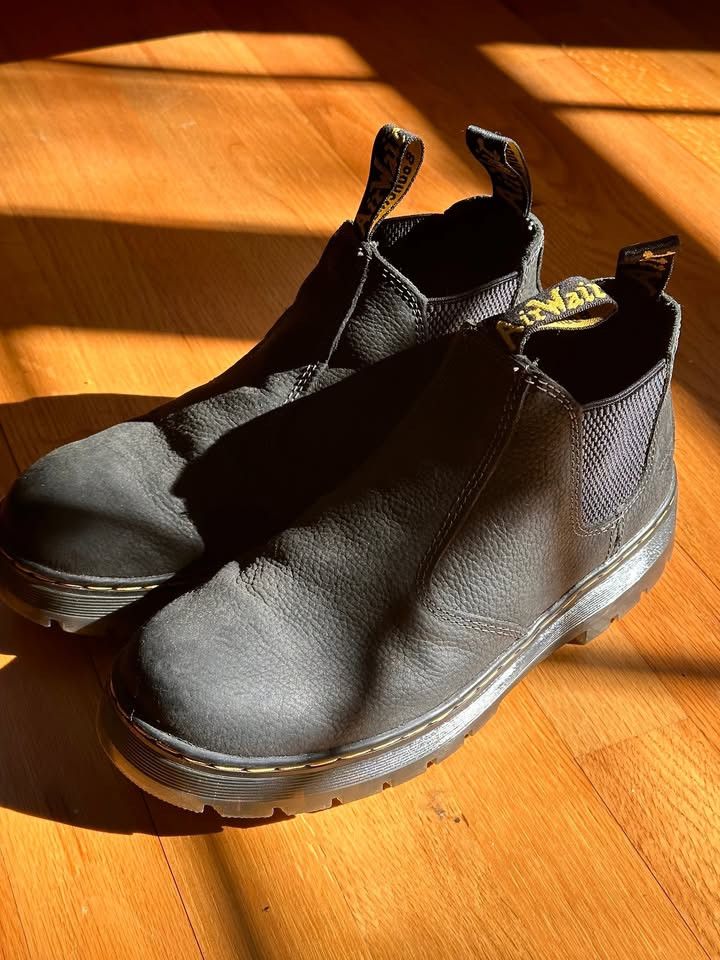 Dr. Martens Chelsea Boots 2976 Ambassador Size US 9 / EU 42 - 6 Thumbnail