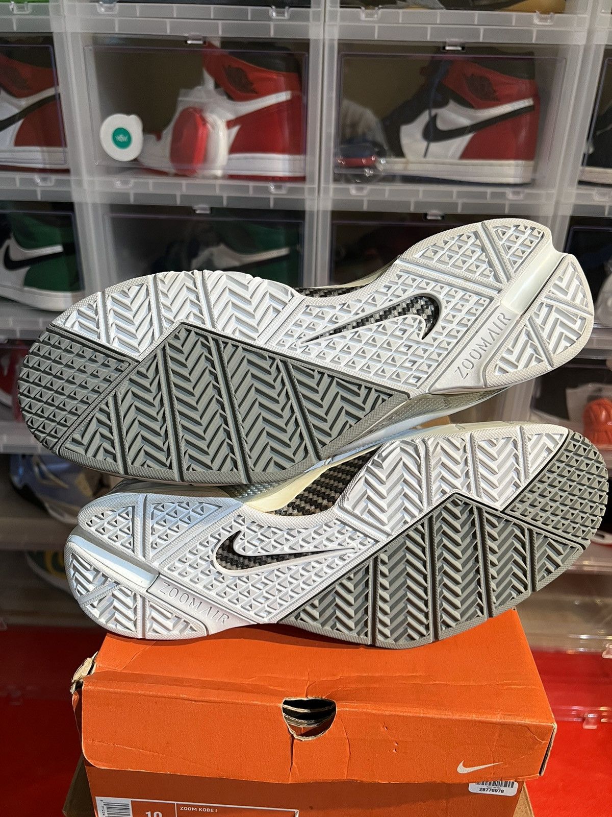 Nike Nike Zoom Kobe 1 OG ‘White Shark’ 2006 Size US 10 / EU 43 - 4 Thumbnail