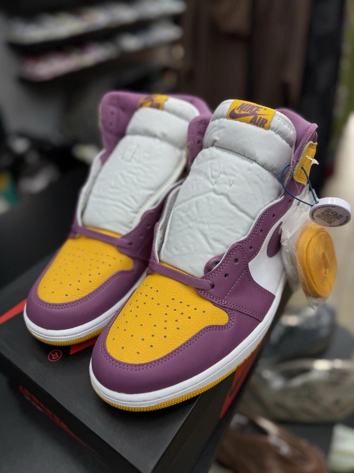 Jordan Brand Jordan 1 Retro High OG Brotherhood 2022 Size 13 BRAND NEW Size US 13 / EU 46 - 9 Thumbnail