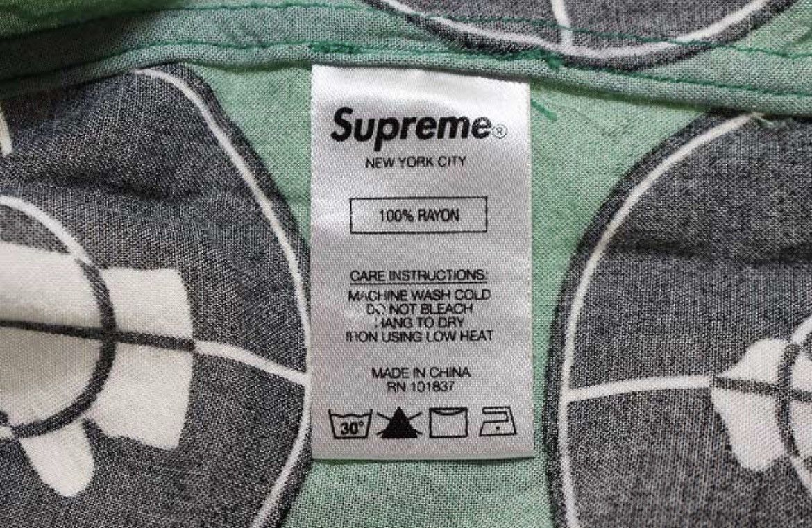 Supreme × Undercover SUPREME × UNDERCOVER × PUBLIC ENEMY 18SS RAYON SHIRT S Size US S / EU 44-46 / 1 - 9 Thumbnail
