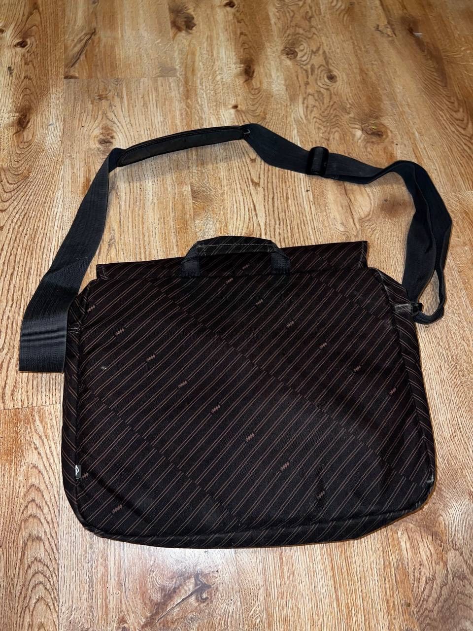 Quicksilver × Quiksilver × Vintage Vintage Quiksilver Big Logo Y2K Messenger Bag Black Size ONE SIZE - 7 Thumbnail