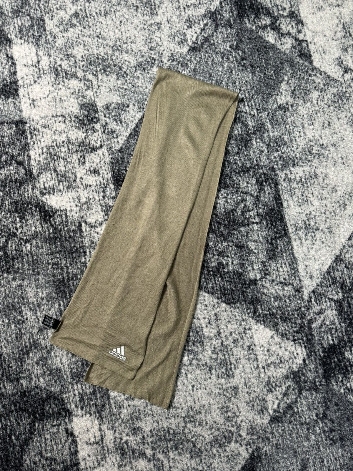 Adidas × Vintage Vintage Adidas Scarf Beige Performance Logo Y2K STYLE 90s Size ONE SIZE - 4 Thumbnail