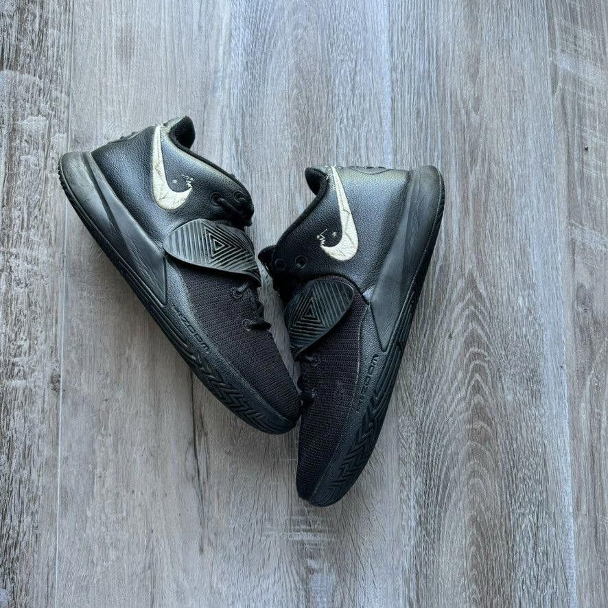 Nike NIKE • Kyrie Flytrap 3 "Black" (9.5M) Size US 9.5 / EU 42-43 - 8 Thumbnail