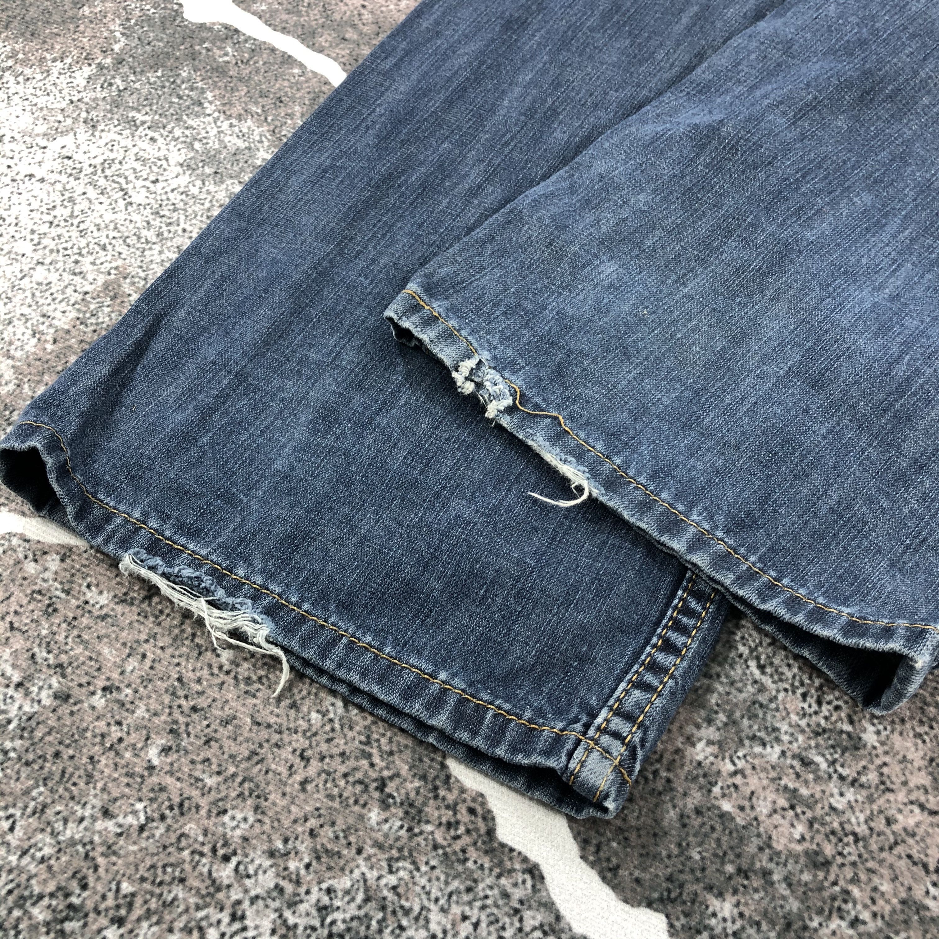 Levi's Vintage Levis 514 Jeans Blue Wash Denim KJ655 Size US 36 / EU 52 - 6 Thumbnail