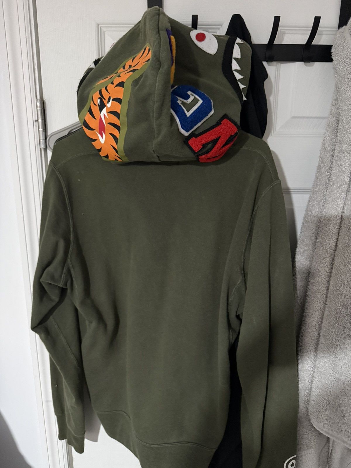 Bape Bape pullover green Size US L / EU 52-54 / 3 - 1 Thumbnail