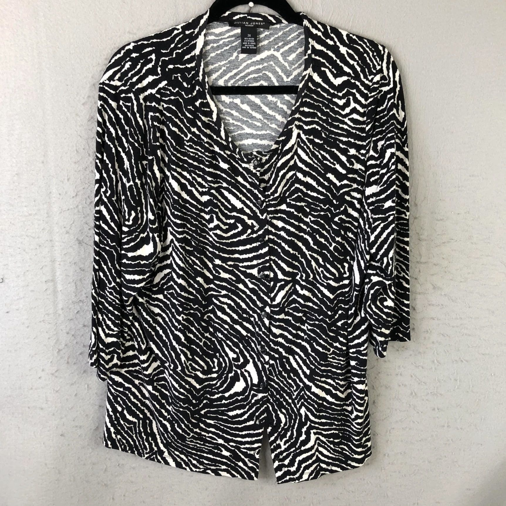 Vintage Jillian Jones Blouse Tunic Womens 2X Black White Zebra Print V-Neck Stretch Top Size XXL / US 16-18 / IT 52-54 - 2 Thumbnail