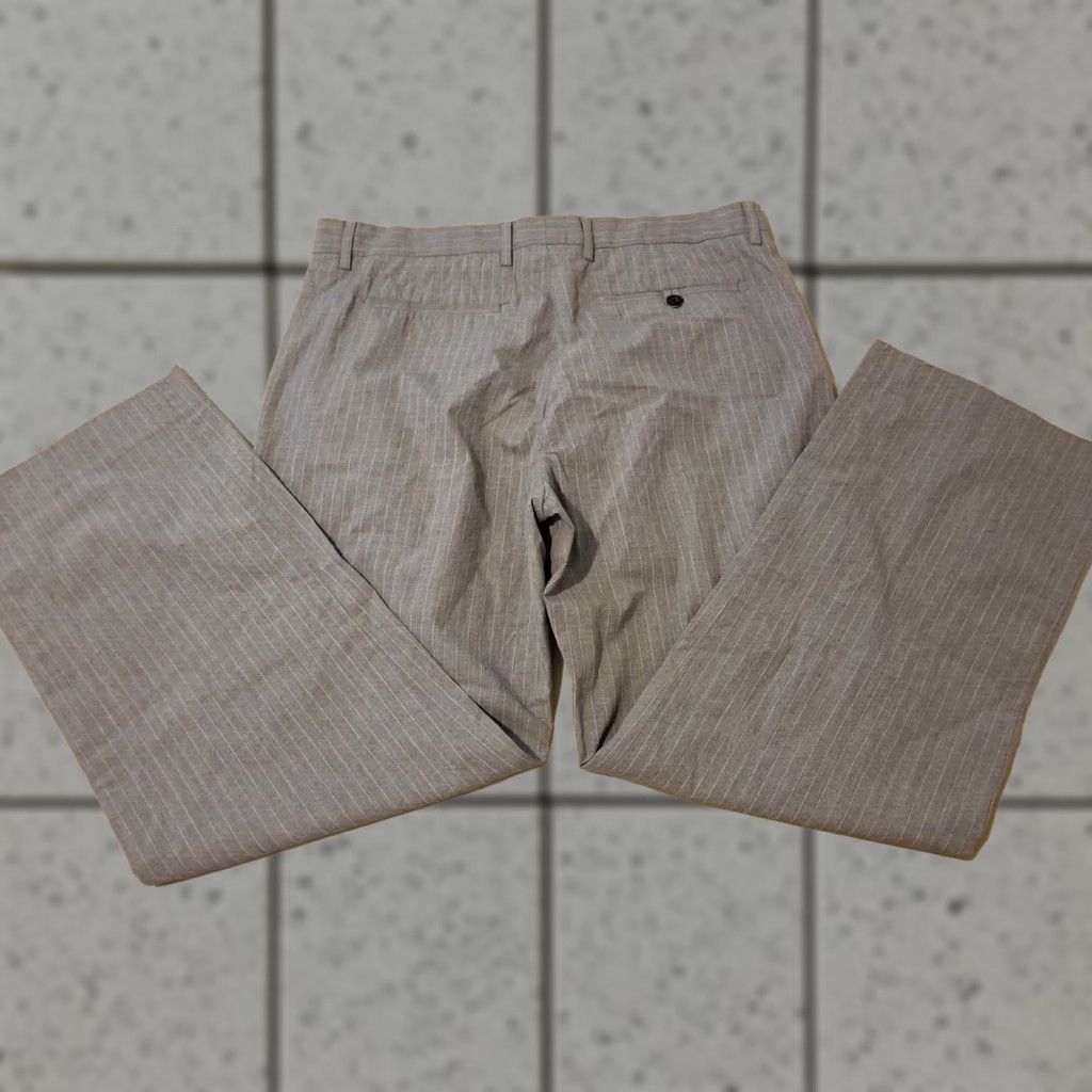Banana Republic Banana Republic Dress Pants Gray Cotton 35x30 Men Regular Inseam 30 Slack Chino Trouser Size US 35 - 1 Thumbnail