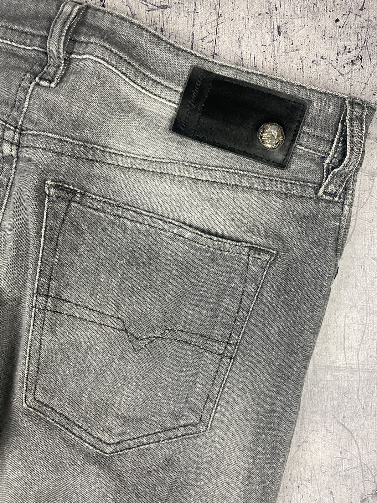 Diesel × Vintage Vintage Diesel Y2K Regular Slim Denim Jeans Size 31 x 30 Size US 31 - 4 Thumbnail