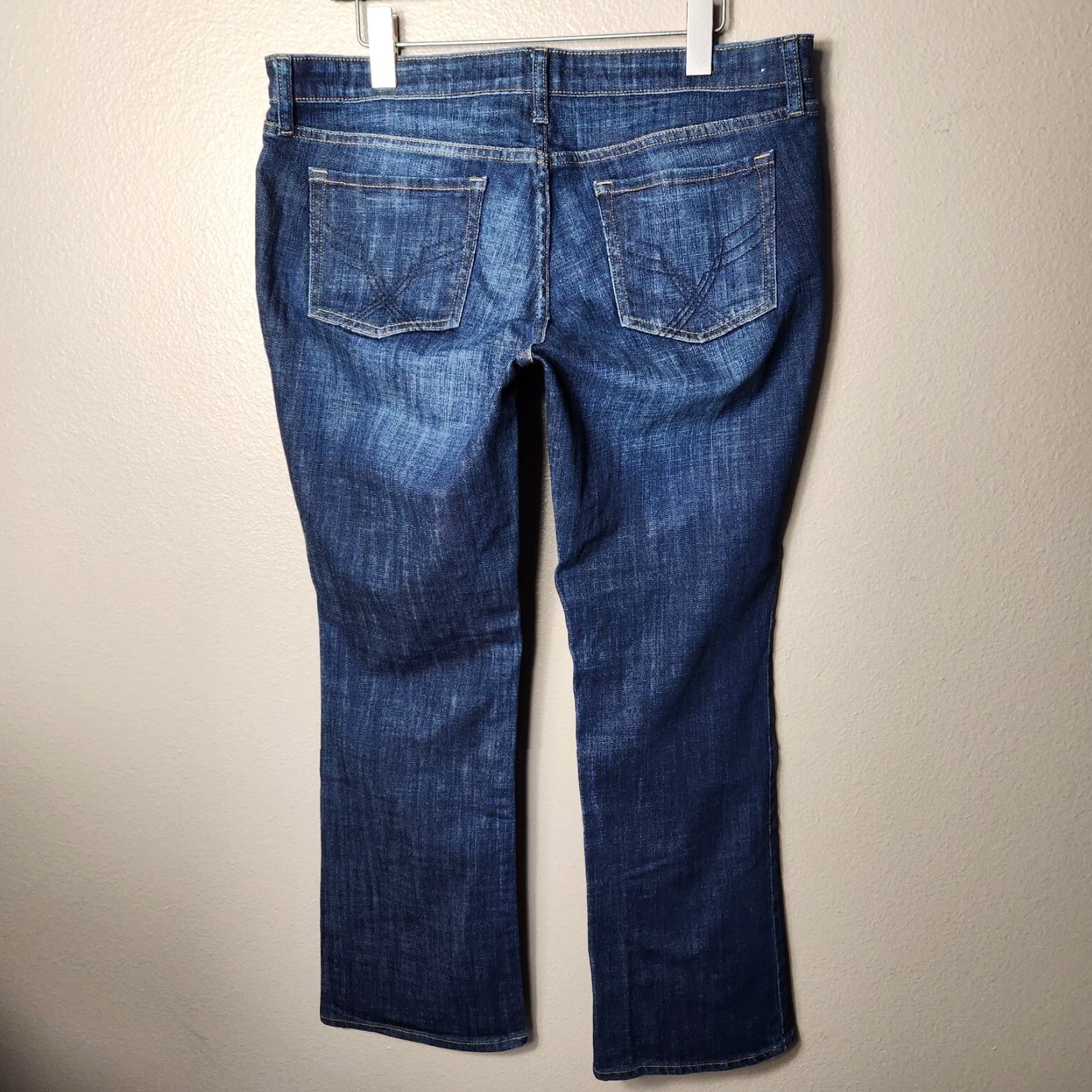 Gap Gap Jeans Premium Dark Wash Denim Low Rise Bootcut 14/32 Womens Regular 5-Pocket Blue Size 36" / US 14 / IT 50 - 5 Thumbnail