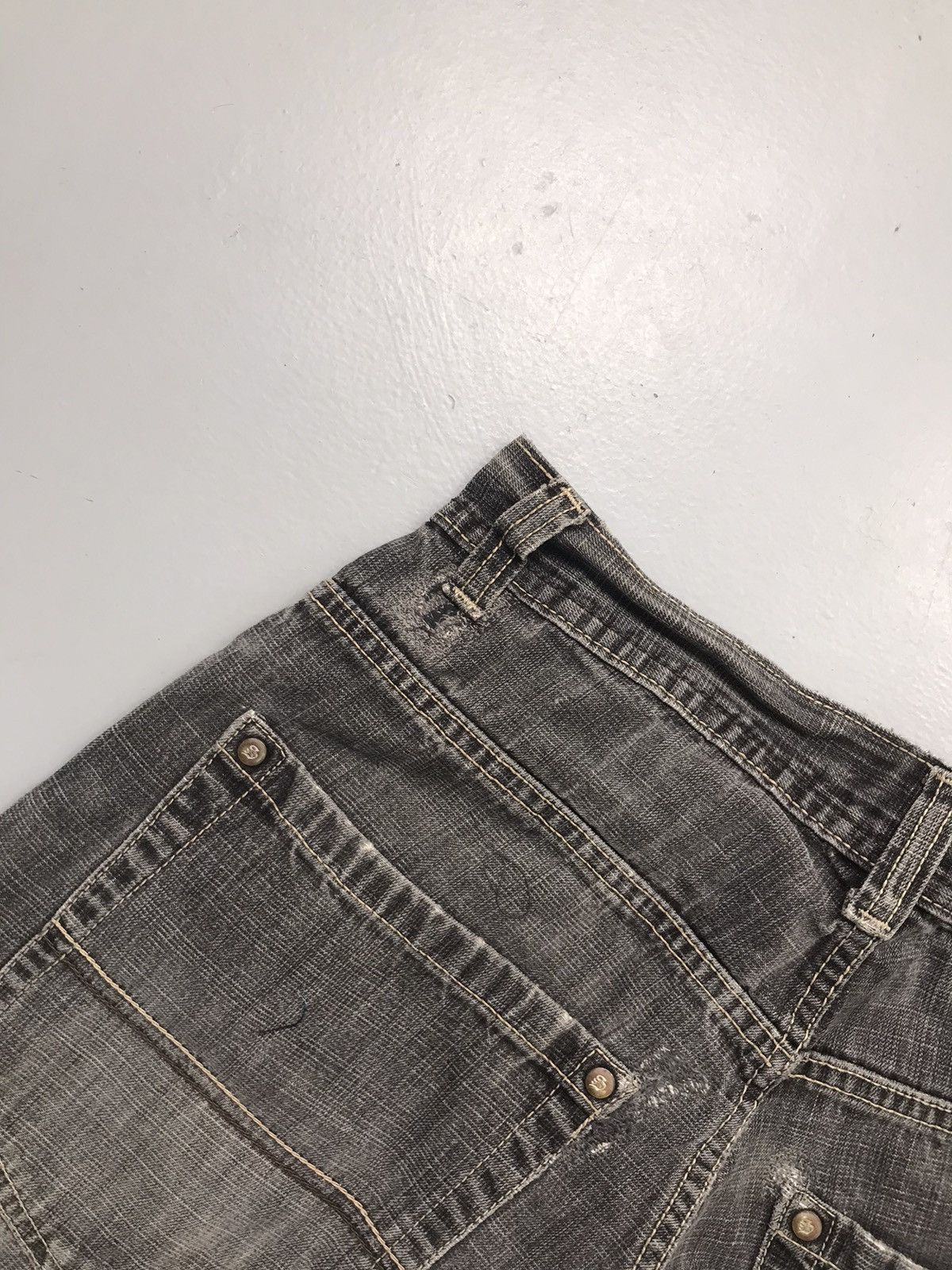 Southpole Vintage SouthPole faded brown tab denim Size US 32 / EU 48 - 15 Thumbnail