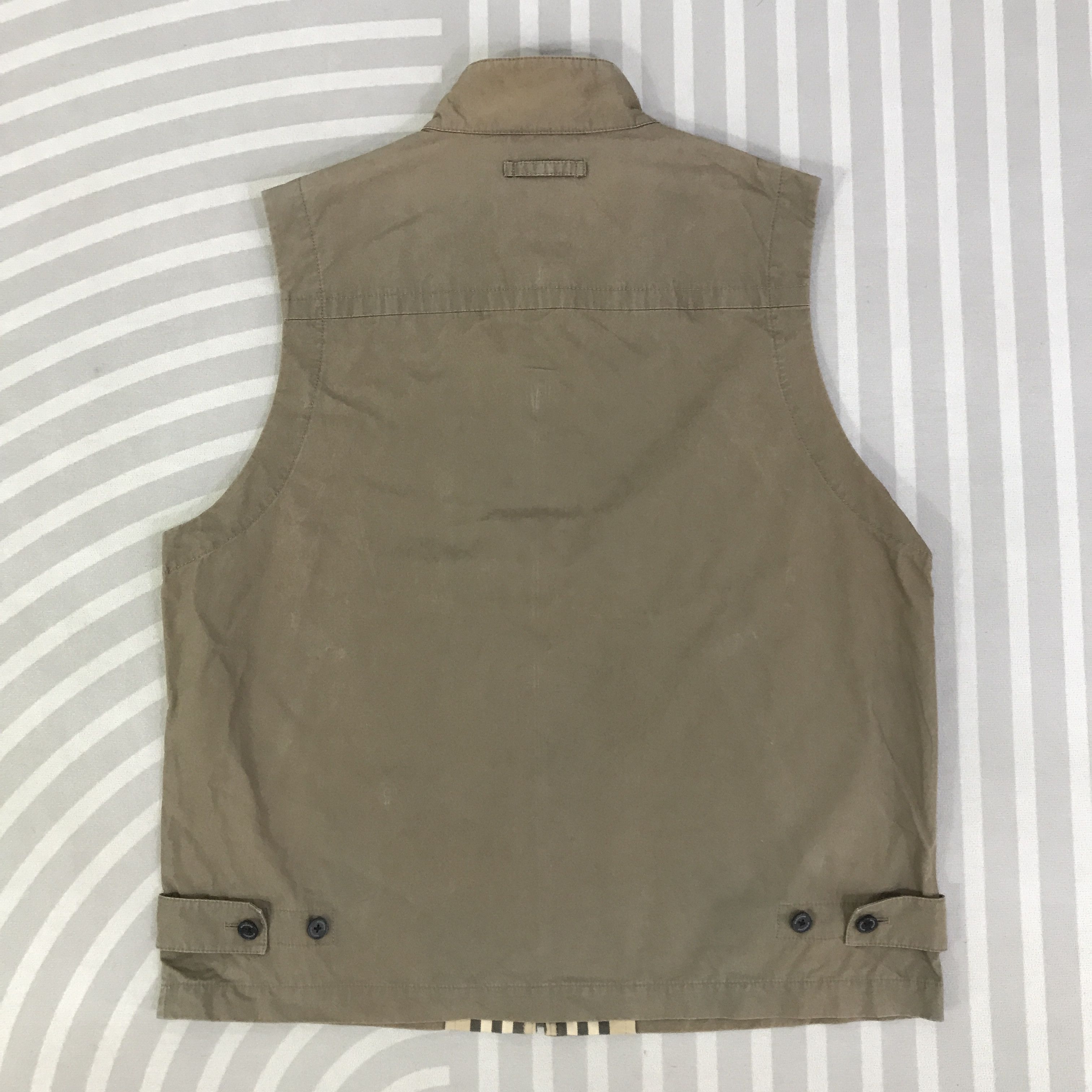 Burberry Vintage Burberry London colour faded Vest K121B18 Size US L / EU 52-54 / 3 - 3 Thumbnail