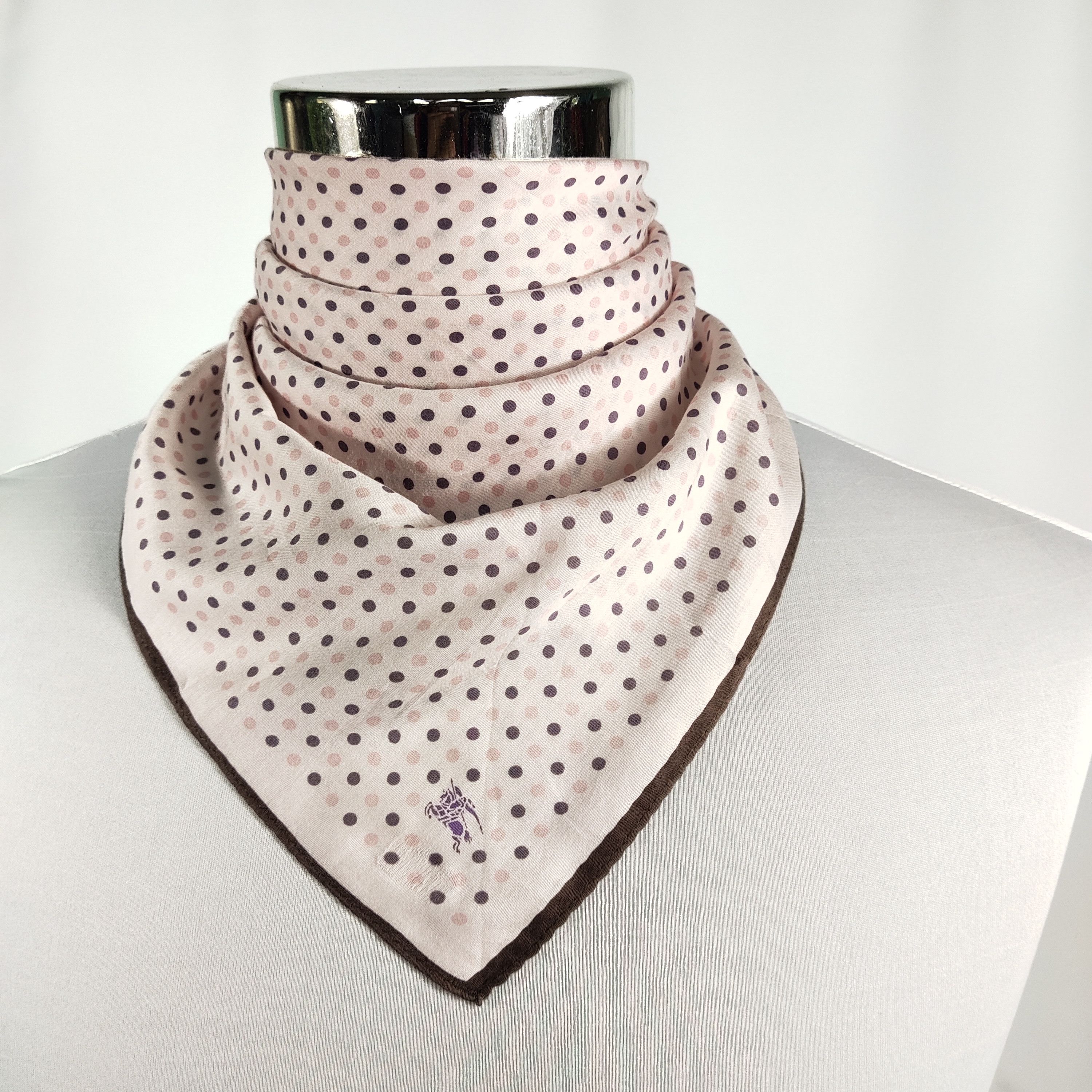 Burberry Handkerchief / Neckerchief / Bandana FZ173