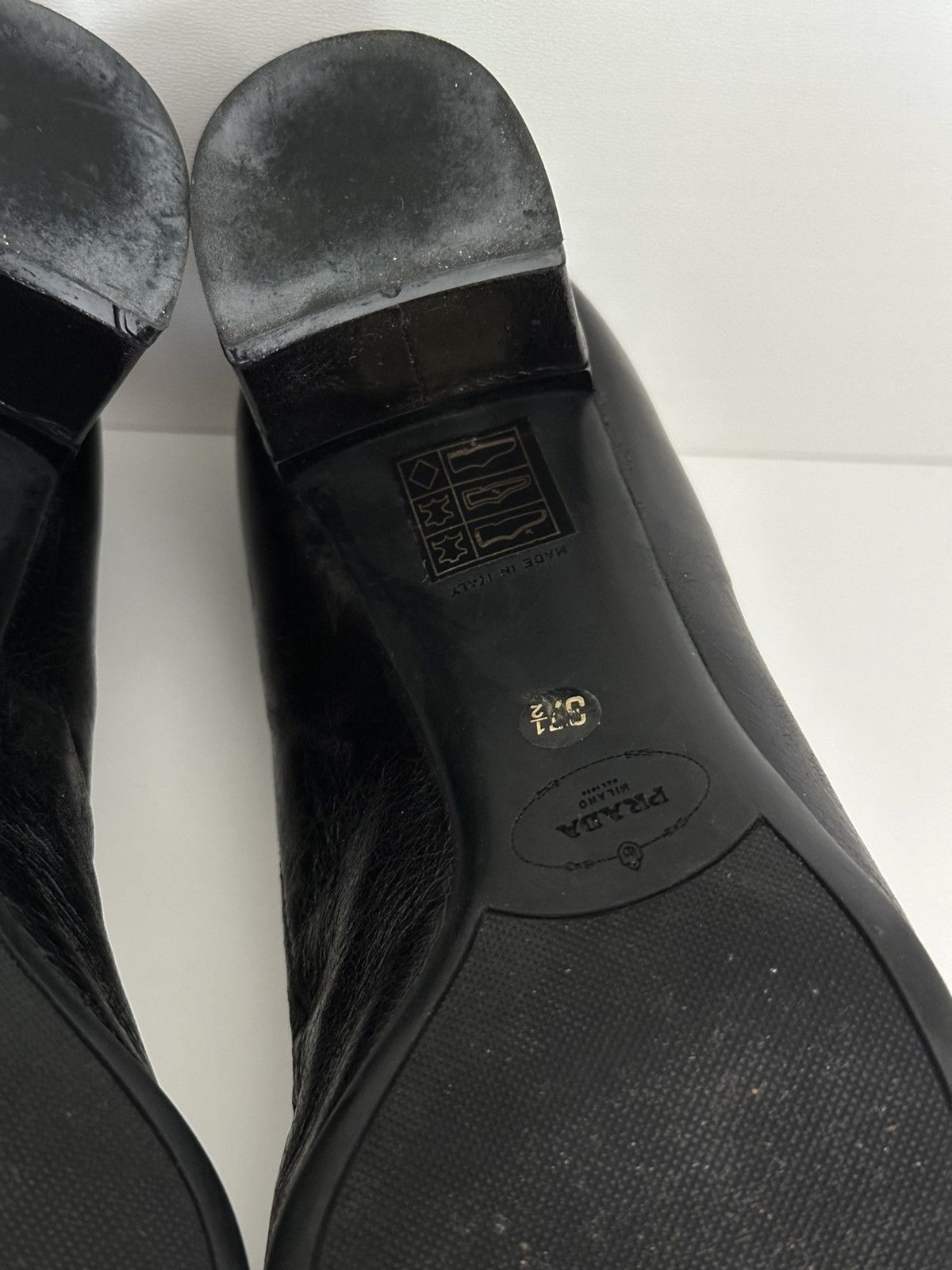 Prada Prada leather pumps heels Size US 7.5 / IT 37.5 - 12 Thumbnail