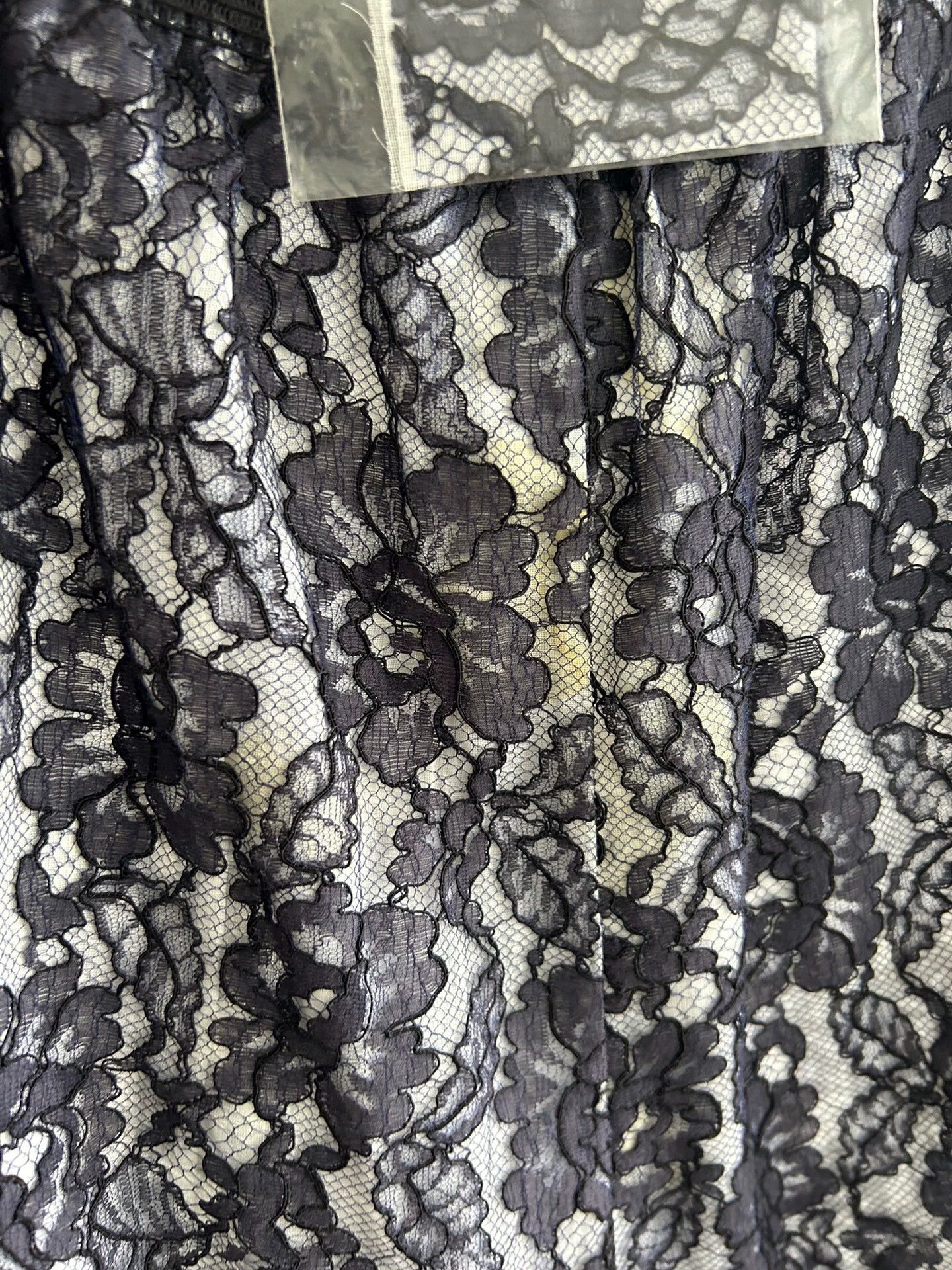 Chanel Chanel Lace Floral Short 42 (stain on part) Size 30" / US 8 / IT 44 - 3 Thumbnail
