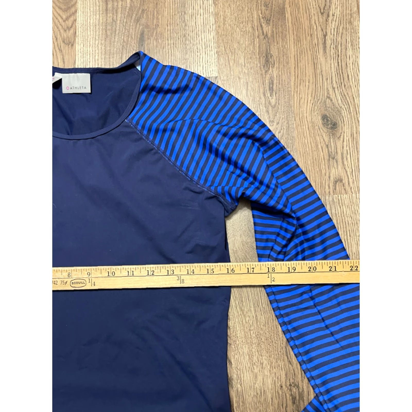 Athleta Athleta Shirt Women's Medium Blue Black Striped Long Sleeve T-Shirt Casual Modern Basic Fall Spring Summer Womens Size M / US 6-8 / IT 42-44 - 4 Thumbnail