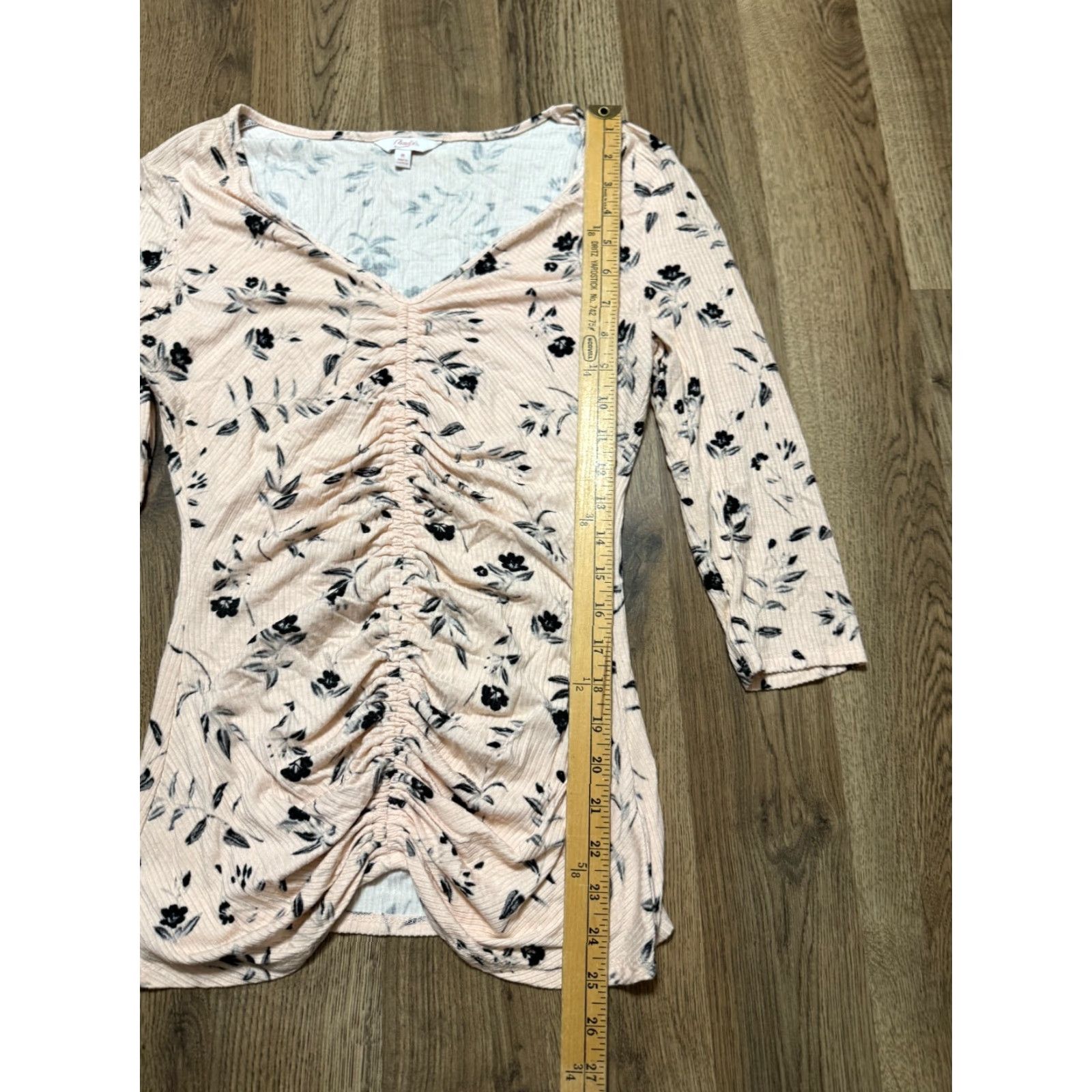 Vintage Candies Shirt Women's Medium Pink Black Floral Ruched Long Sleeve V-Neck Shirt Mens Womens Girls Size M / US 6-8 / IT 42-44 - 7 Thumbnail