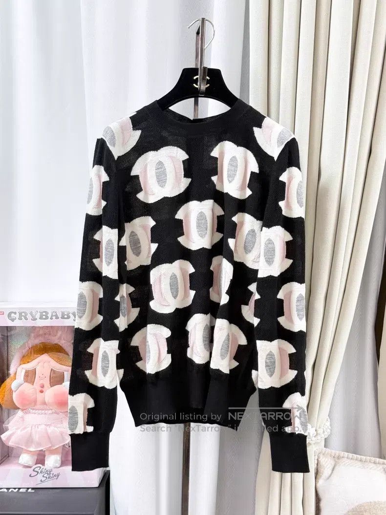 Chanel Chanel Pink white double C full logo round neck long sleev Size S / US 4 / IT 40 - 1 Thumbnail