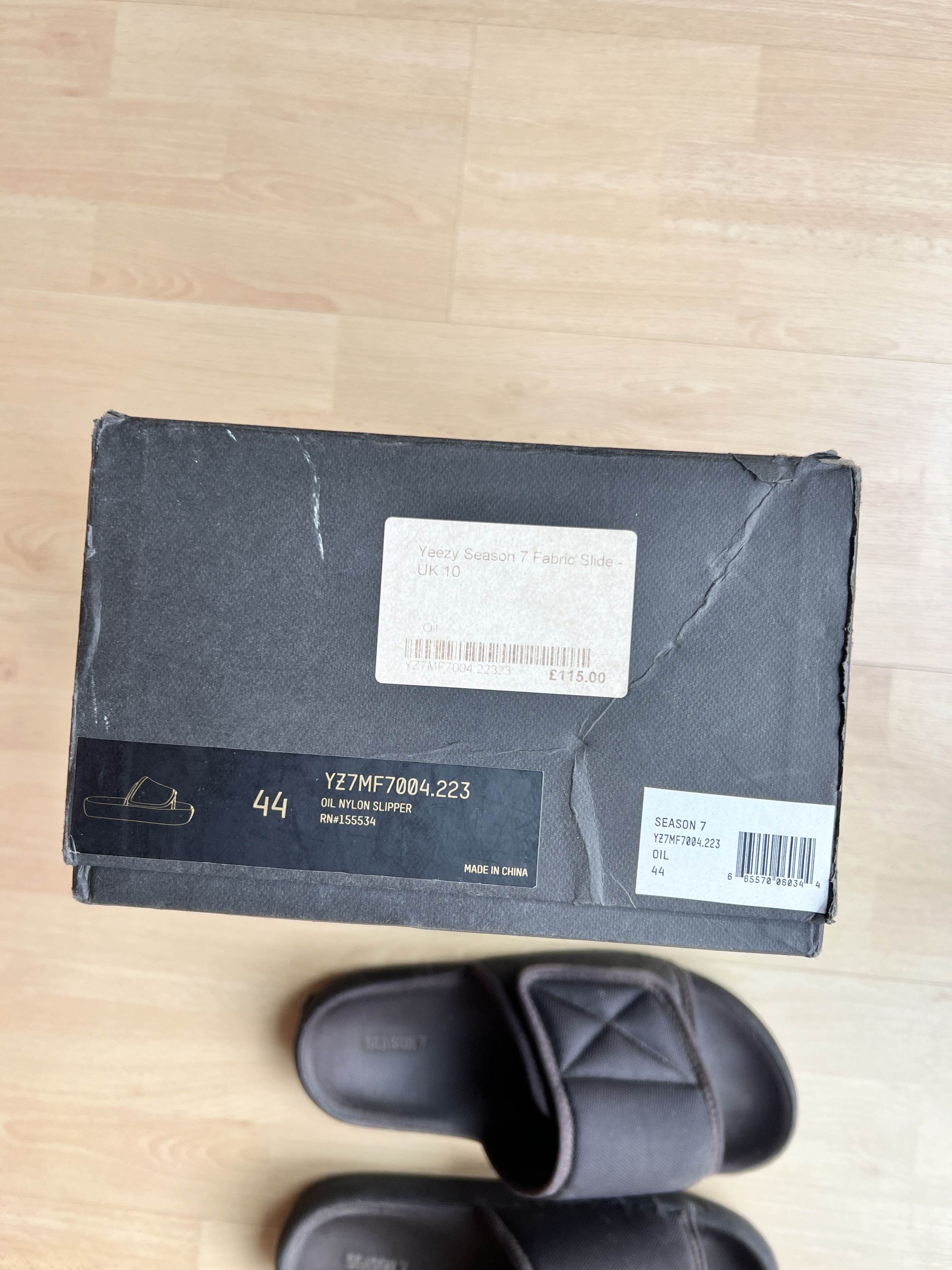 Yeezy Yeezy Season 7 Oil Slides Size US 10 / EU 43 - 5 Thumbnail